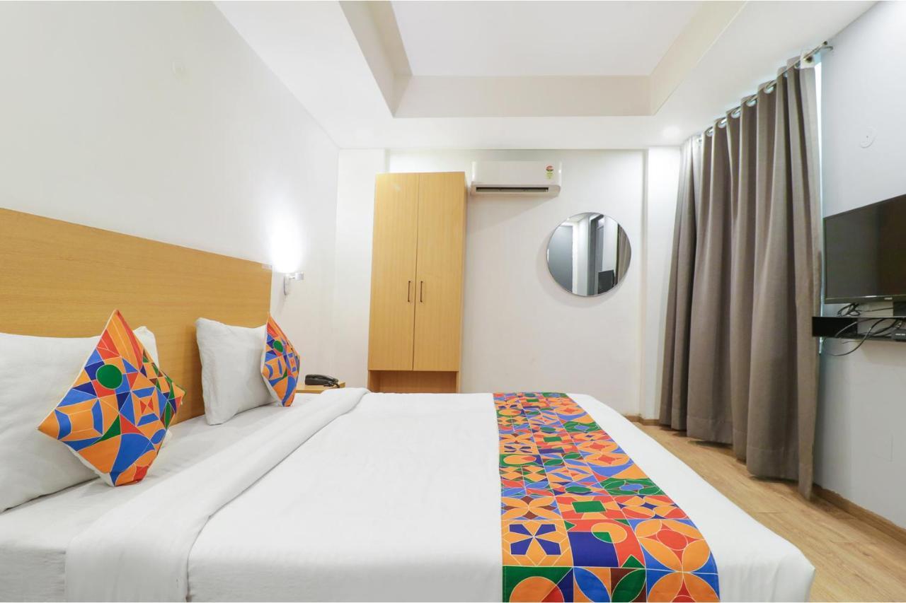 Fabhotel Pantao Stays Gurgaon Exteriör bild